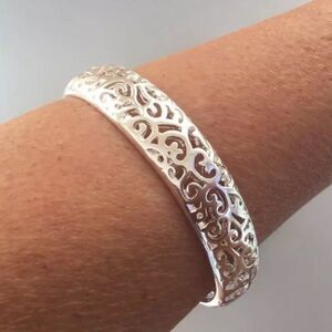 The Boho Heart open bangle bracelets in 925